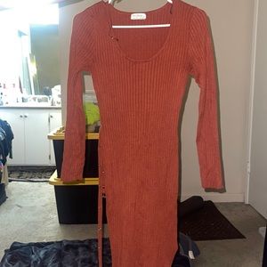 Brown Midi dress with a slit and a belt at the Waste